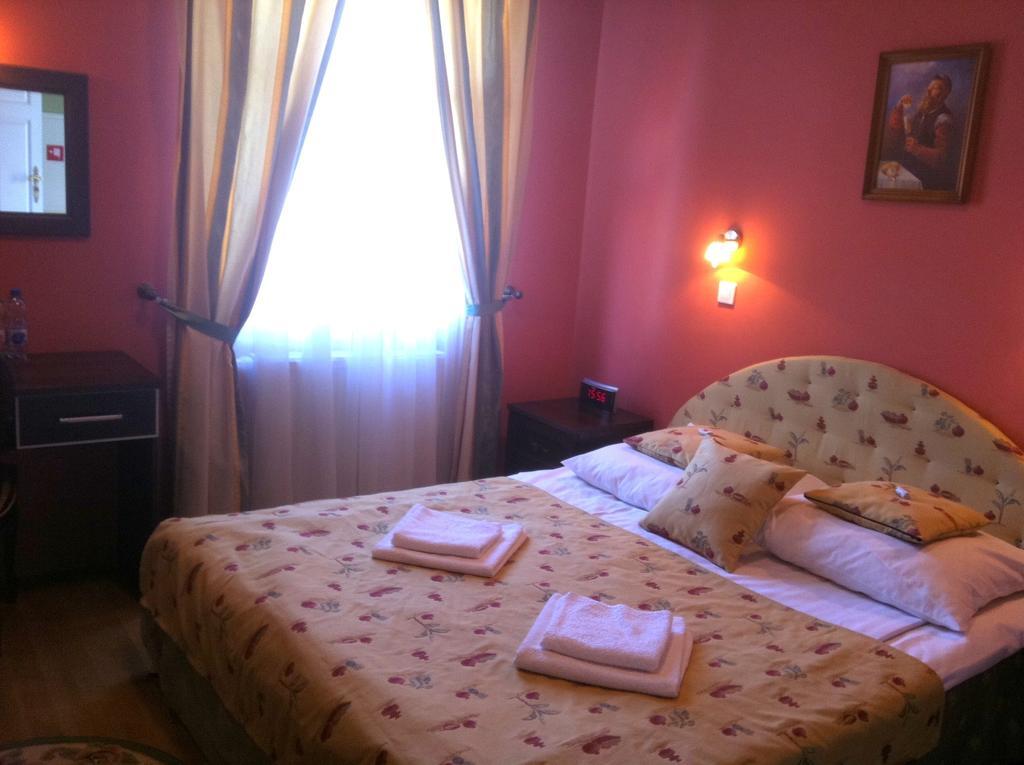 Hotel Napoleon Wroblew  Buitenkant foto