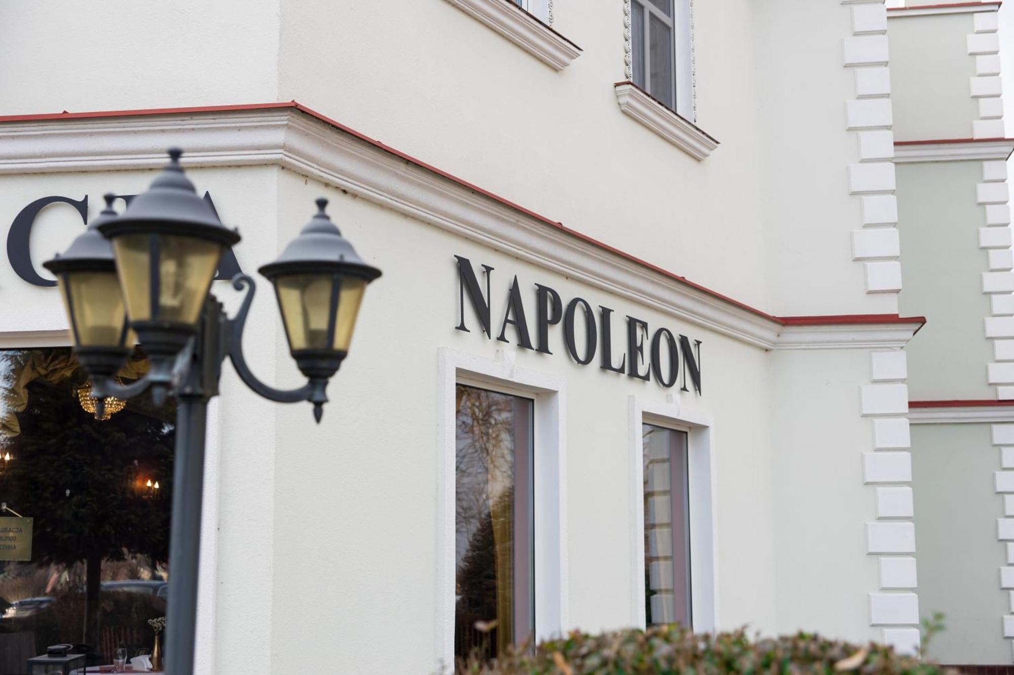 Hotel Napoleon Wroblew  Buitenkant foto