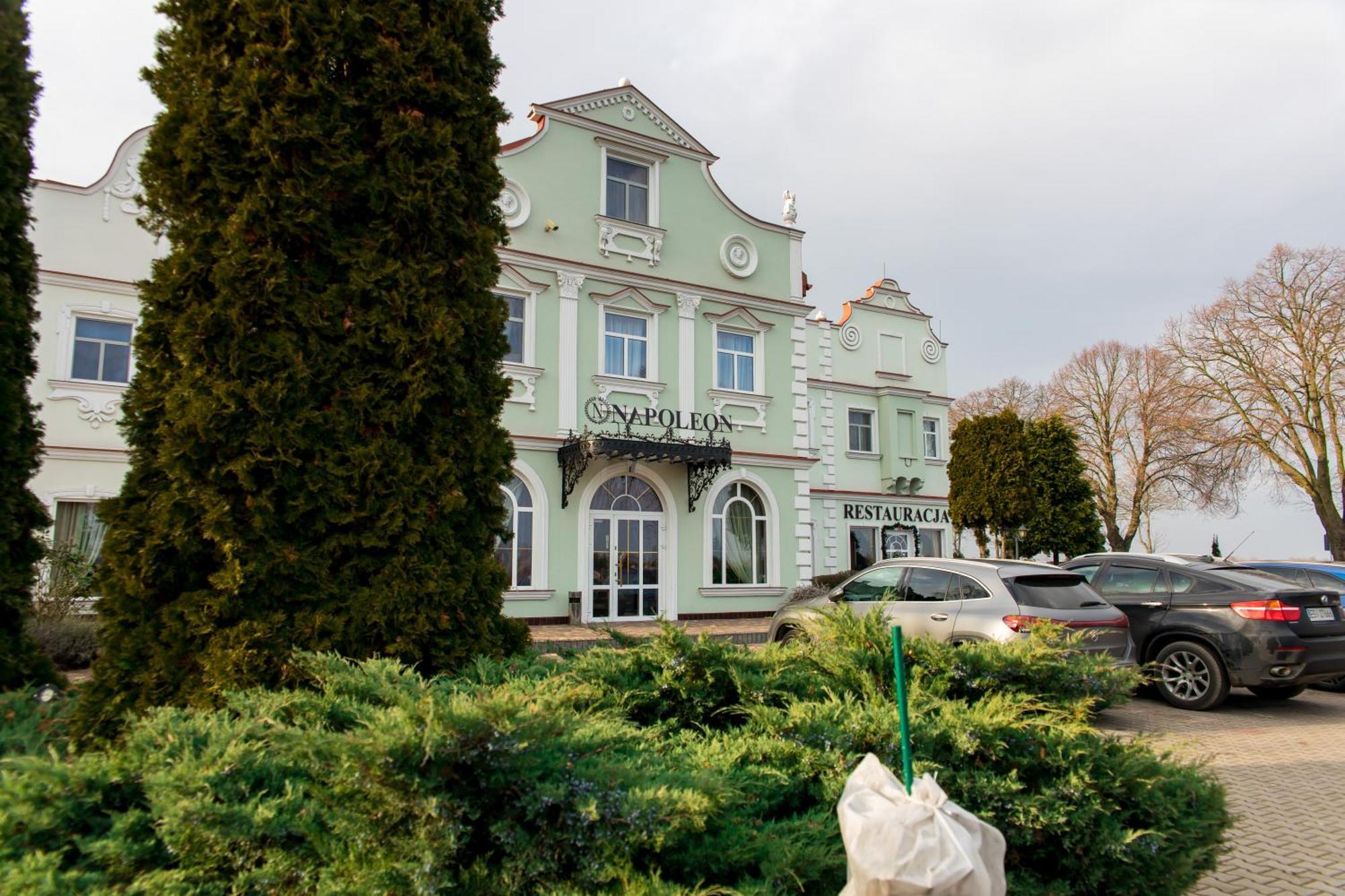 Hotel Napoleon Wroblew  Buitenkant foto