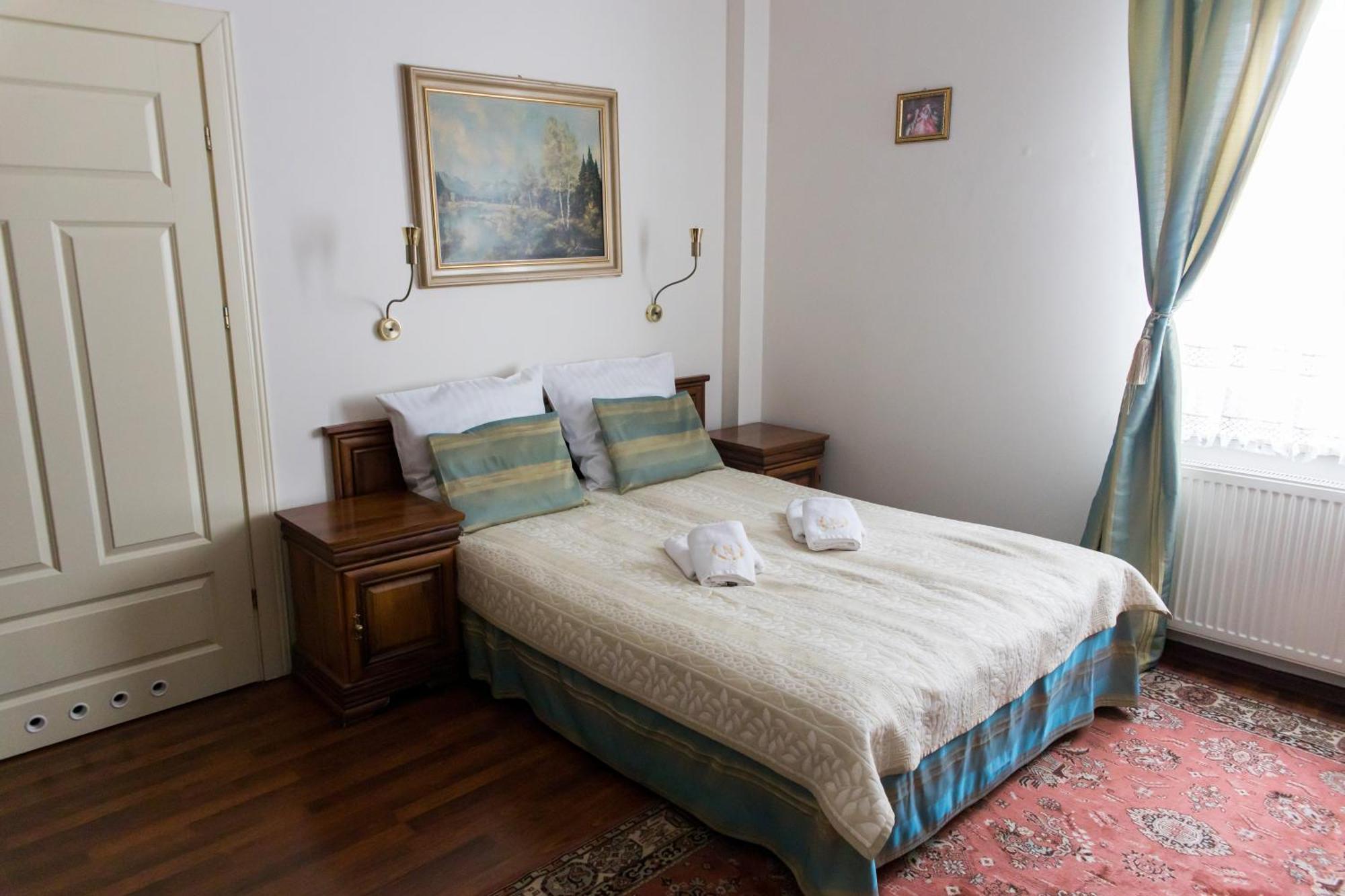 Hotel Napoleon Wroblew  Buitenkant foto