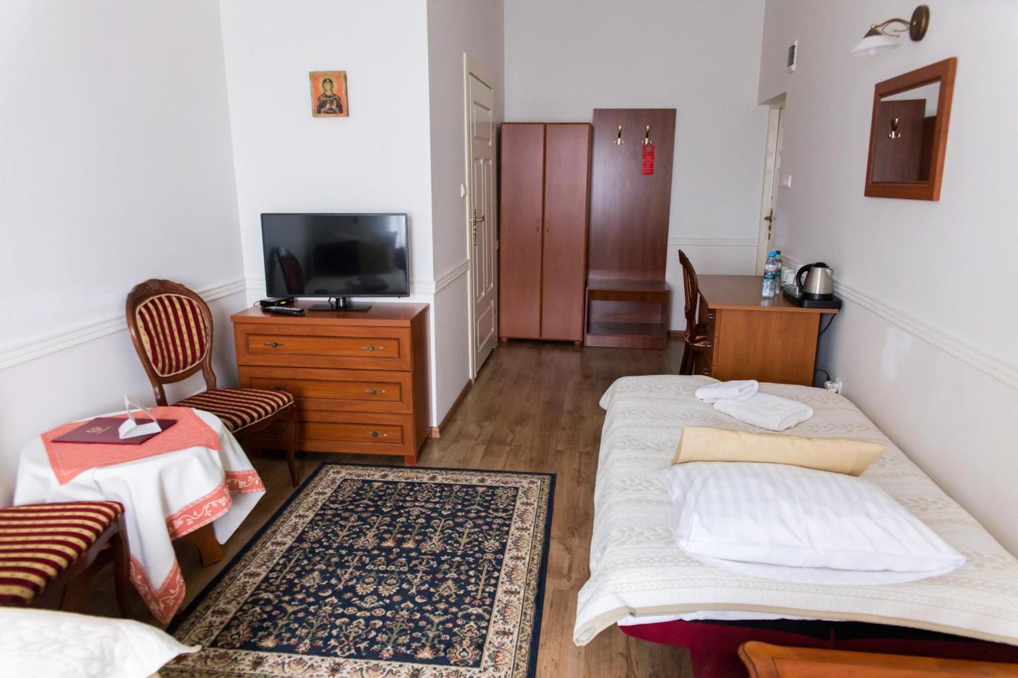 Hotel Napoleon Wroblew  Buitenkant foto