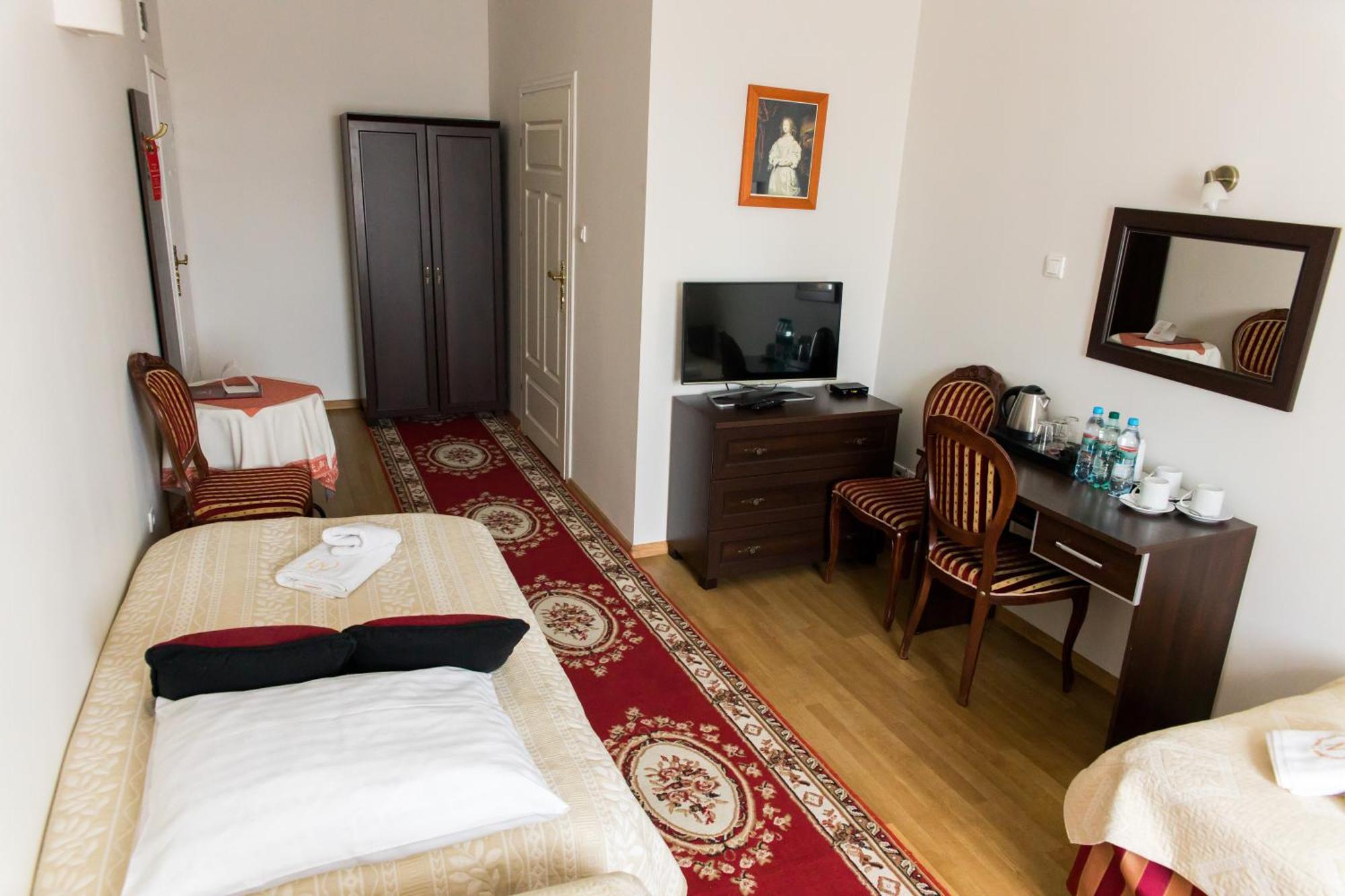 Hotel Napoleon Wroblew  Buitenkant foto