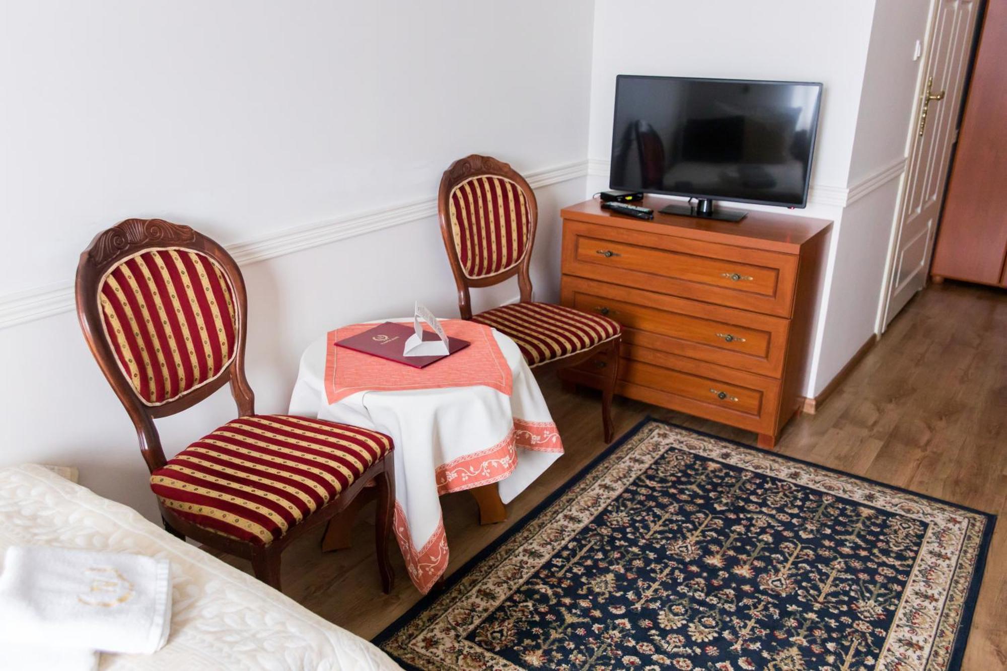 Hotel Napoleon Wroblew  Buitenkant foto