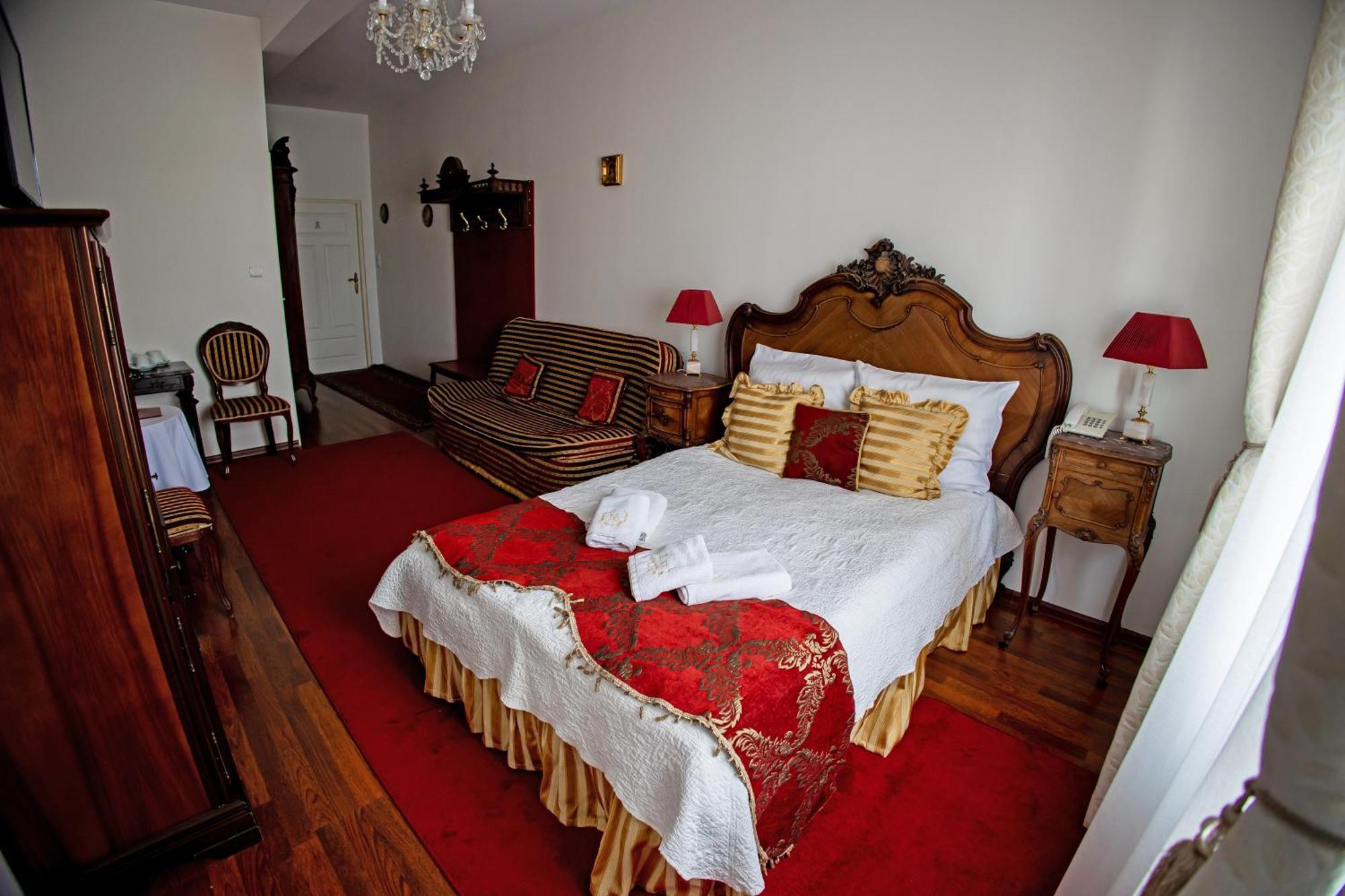Hotel Napoleon Wroblew  Buitenkant foto