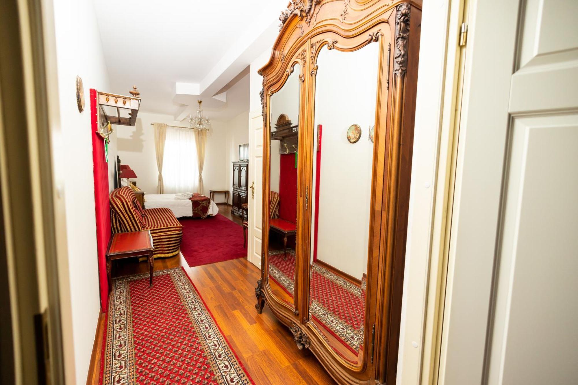 Hotel Napoleon Wroblew  Buitenkant foto