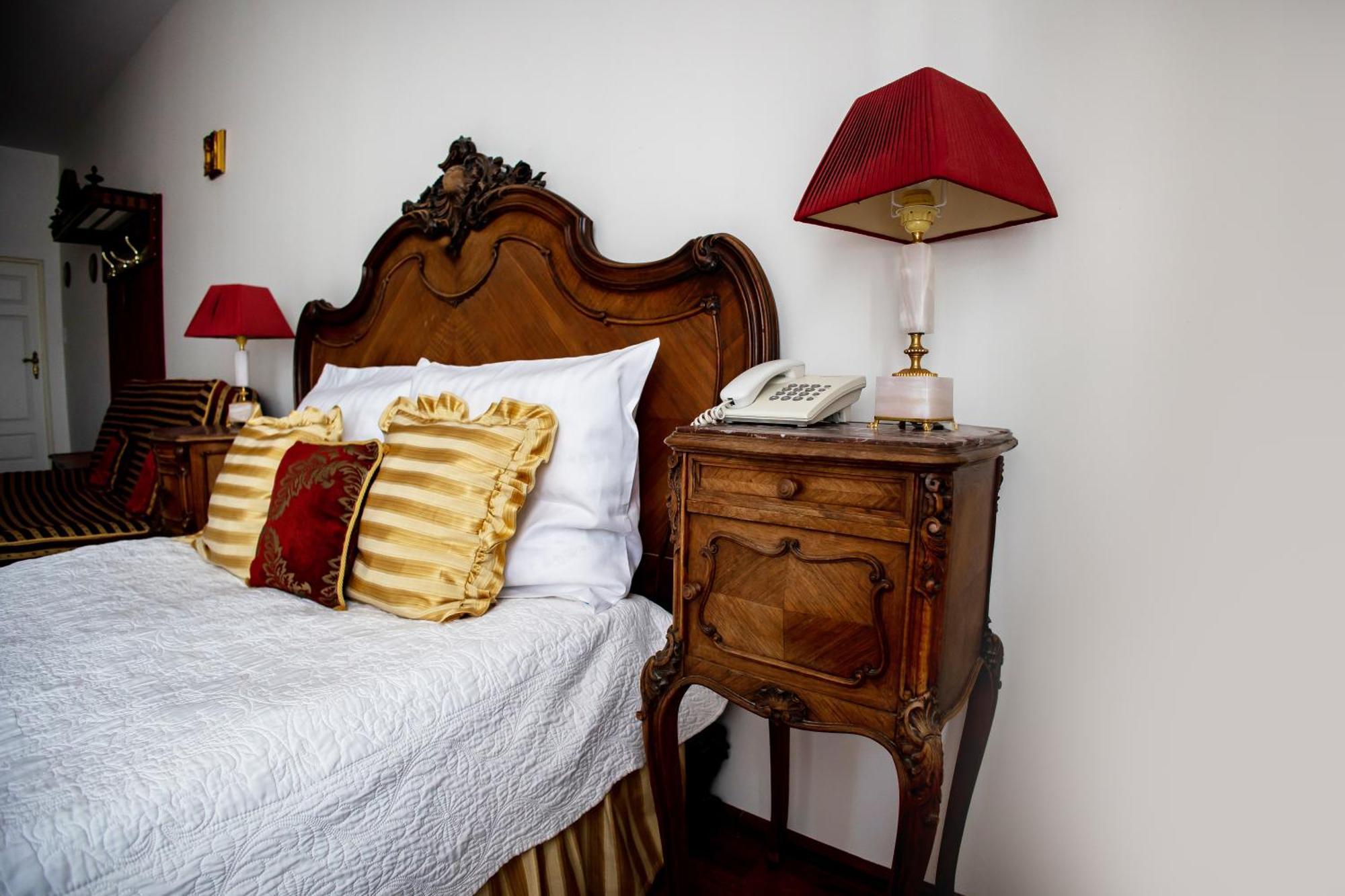 Hotel Napoleon Wroblew  Buitenkant foto
