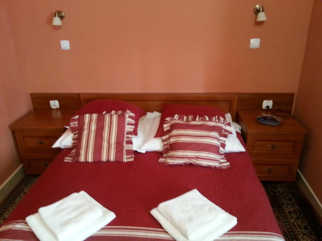 Hotel Napoleon Wroblew  Buitenkant foto